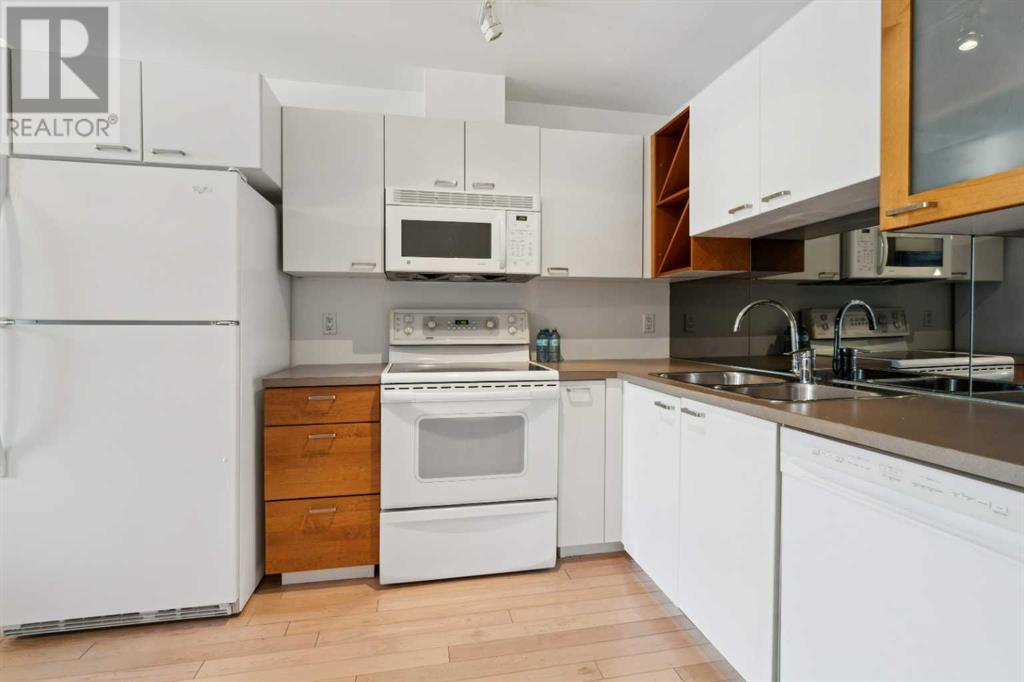 Single Family House Multi-level for Sale in    Avenue SW Mission Calgary 