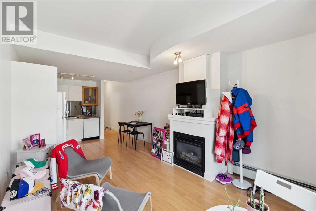 Single Family House Multi-level for Sale in    Avenue SW Mission Calgary 