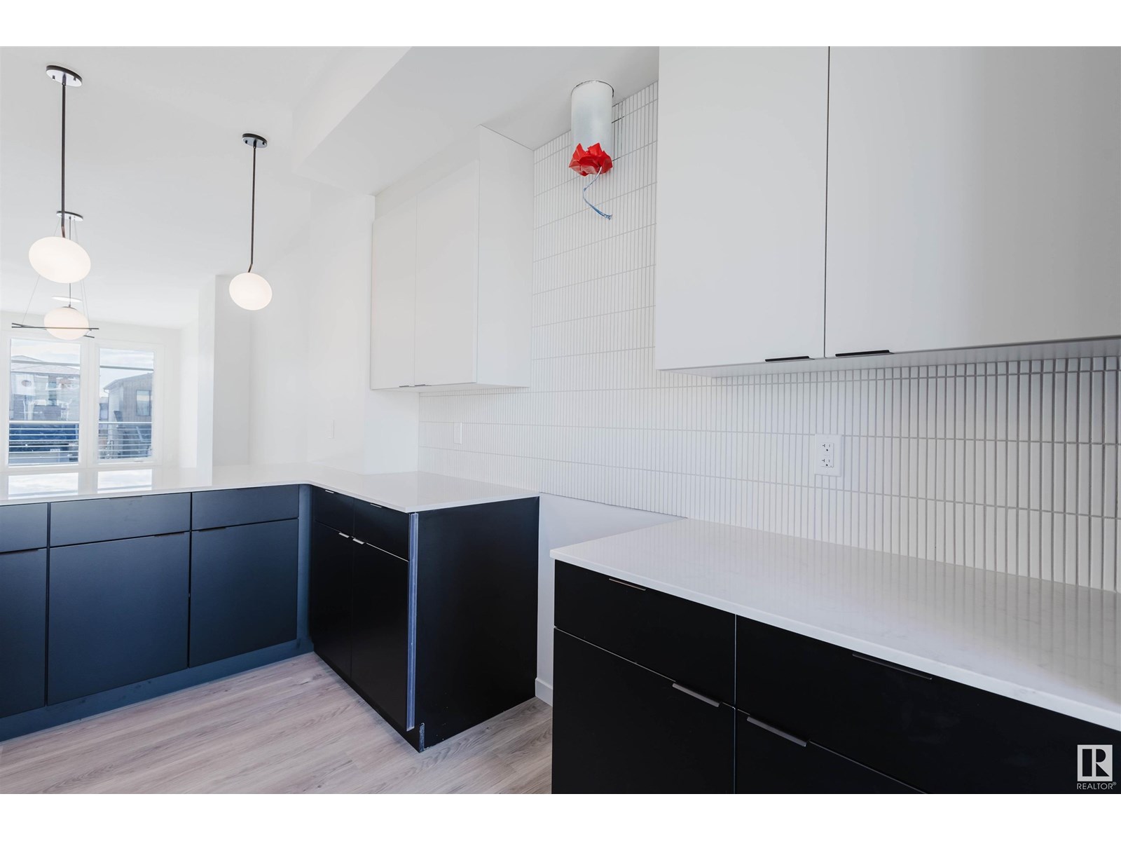 Photo 36 of 415 33 St Sw, Edmonton AB