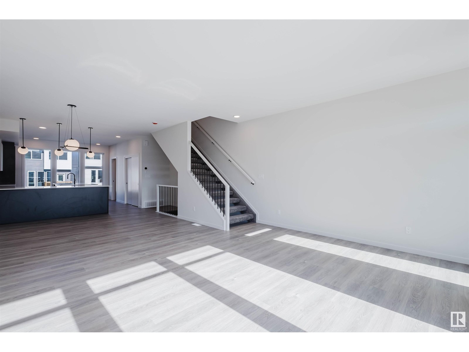 Photo 41 of 415 33 St Sw, Edmonton AB