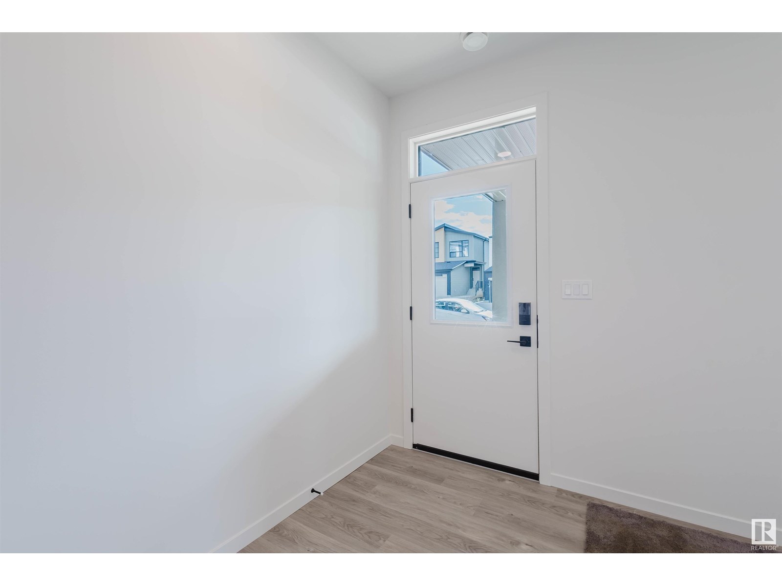 Photo 15 of 415 33 St Sw, Edmonton AB