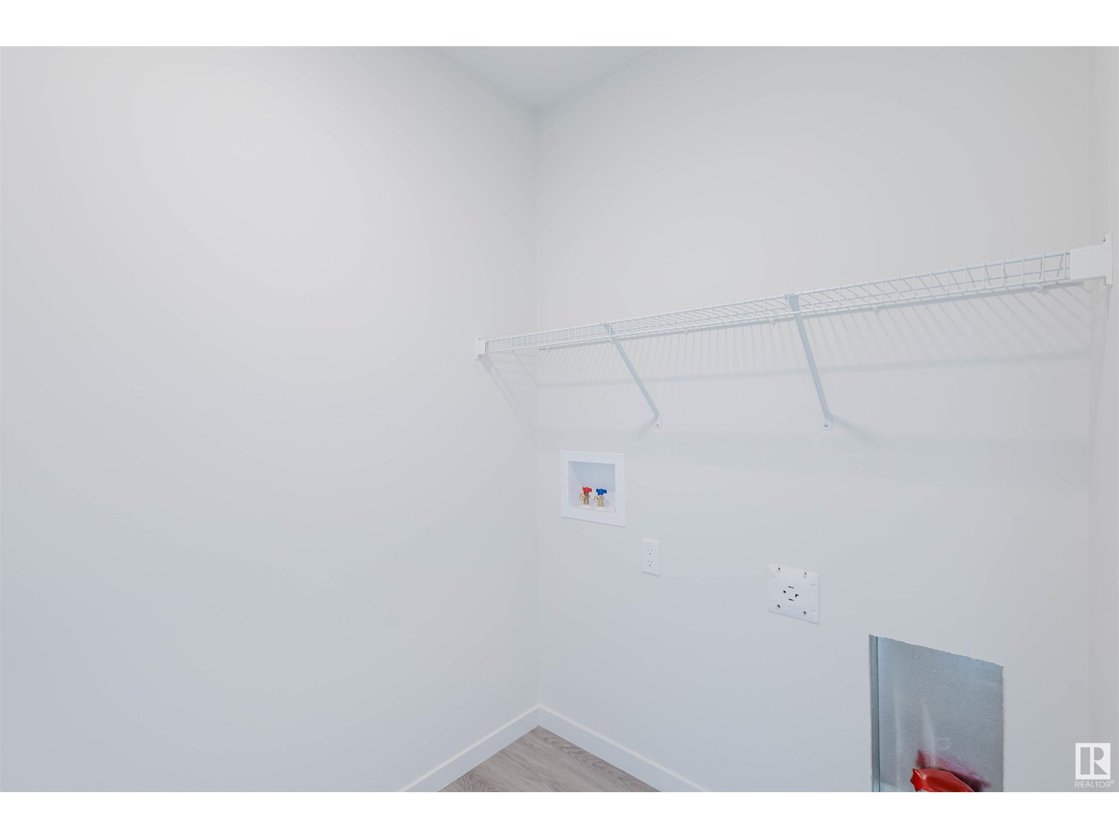 Photo 27 of 415 33 St Sw, Edmonton AB