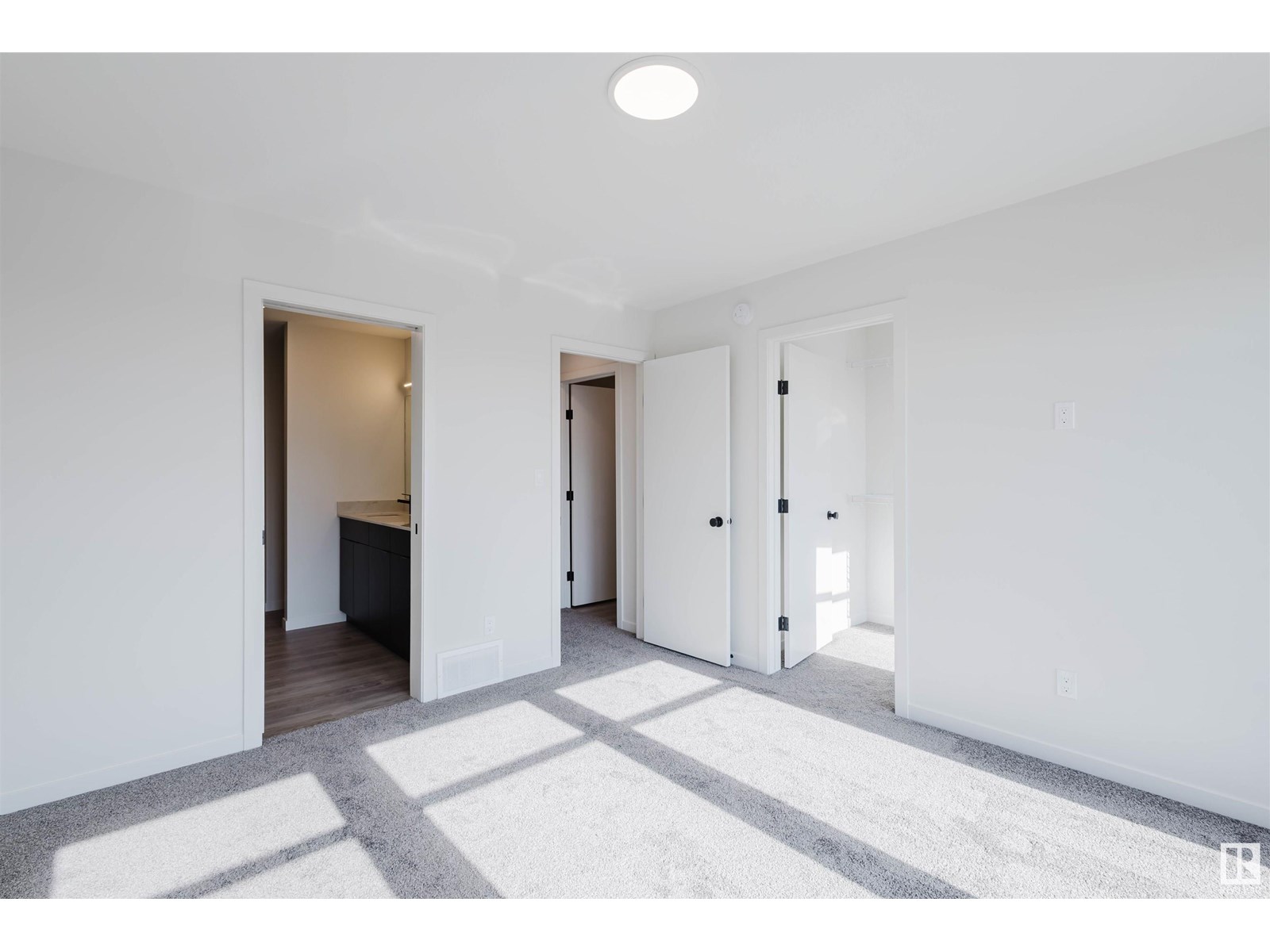 Photo 26 of 415 33 St Sw, Edmonton AB