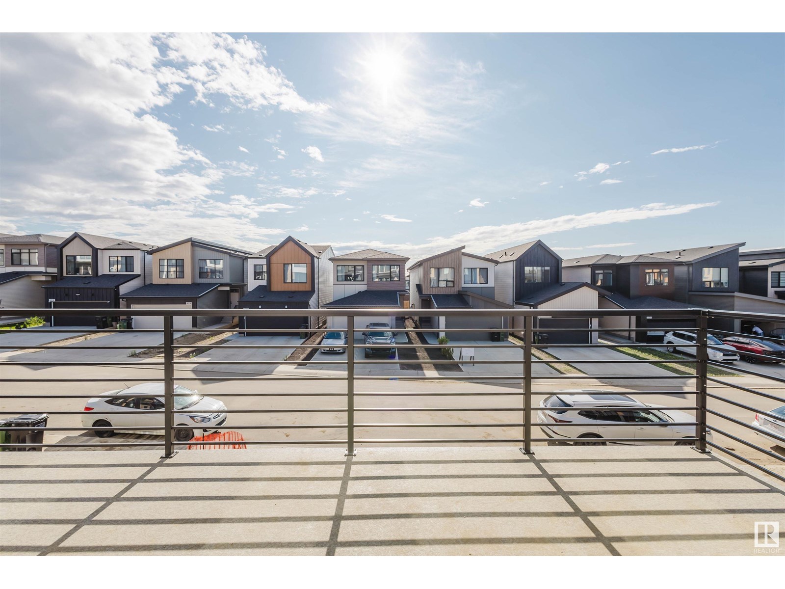 Photo 7 of 415 33 St Sw, Edmonton AB