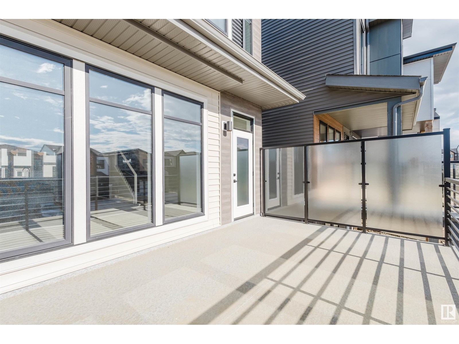 Photo 30 of 415 33 St Sw, Edmonton AB