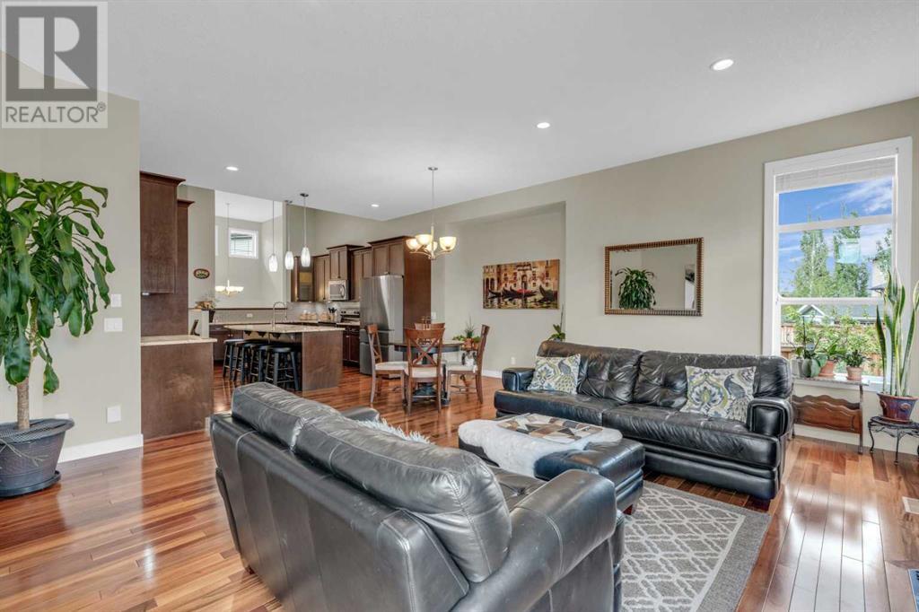 Single Family House for Sale in  Evanspark Gardens NW Evanston Calgary 