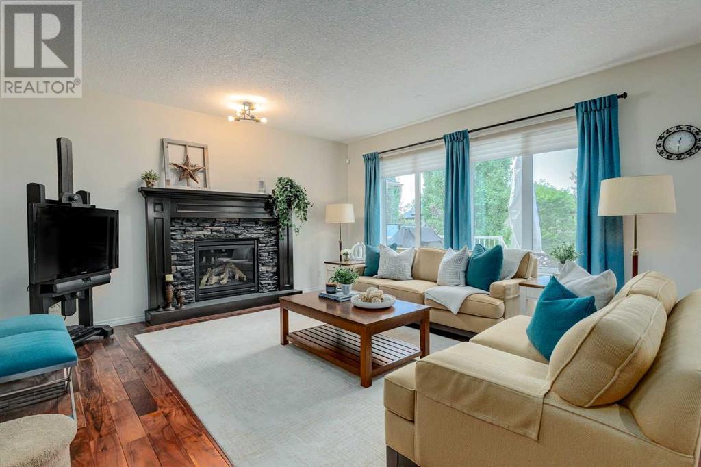 Single Family House for Sale in  Cranarch Heights SE Cranston Calgary 