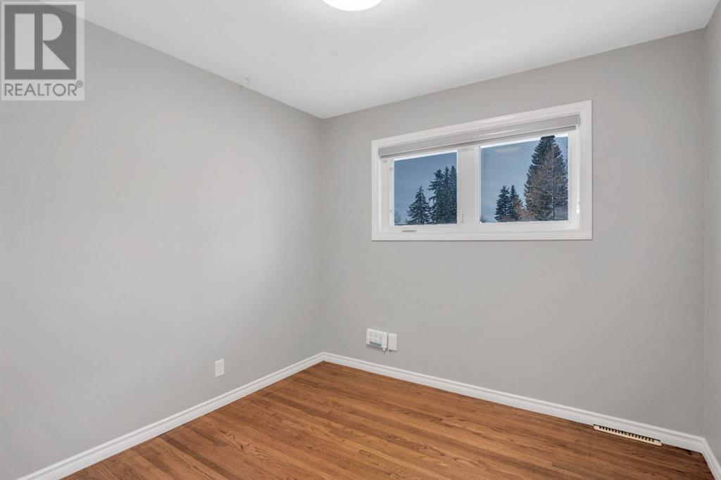 Single Family House Bungalow for Sale in  Cheltenham Road NW Collingwood Calgary 