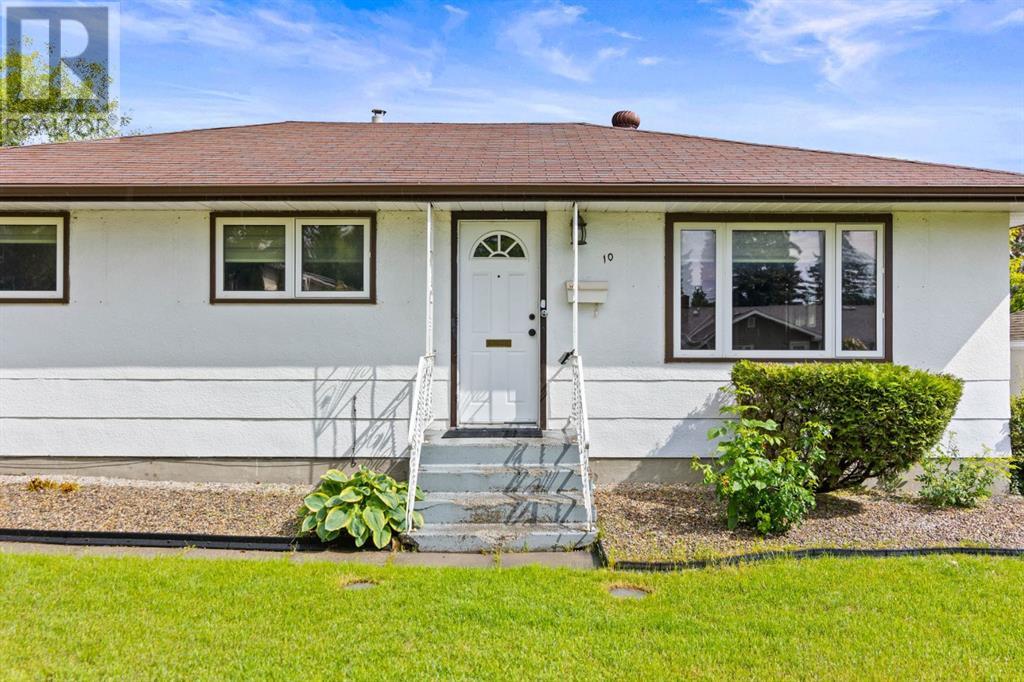 Single Family House Bungalow for Sale in  Cheltenham Road NW Collingwood Calgary 