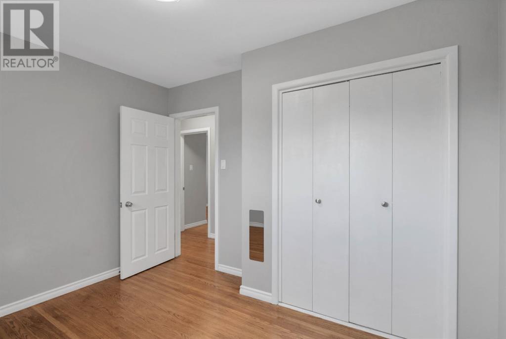 10 Cheltenham Road NW, Calgary, Alberta