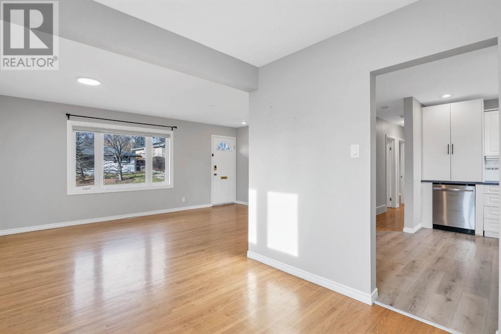 Single Family House Bungalow for Sale in  Cheltenham Road NW Collingwood Calgary 