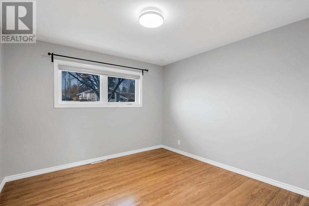 Single Family House Bungalow for Sale in  Cheltenham Road NW Collingwood Calgary 