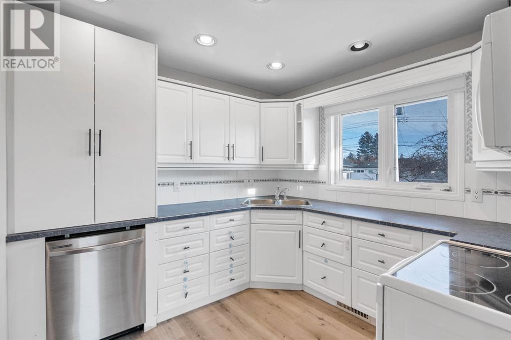 Single Family House Bungalow for Sale in  Cheltenham Road NW Collingwood Calgary 