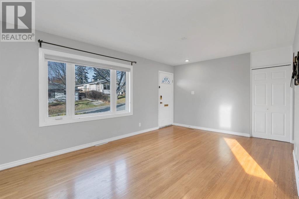 Single Family House Bungalow for Sale in  Cheltenham Road NW Collingwood Calgary 