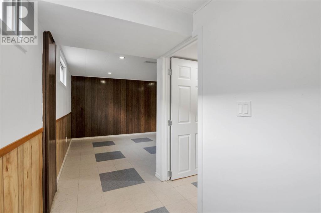 Single Family House Bungalow for Sale in  Cheltenham Road NW Collingwood Calgary 