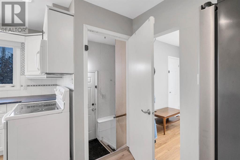 Single Family House Bungalow for Sale in  Cheltenham Road NW Collingwood Calgary 