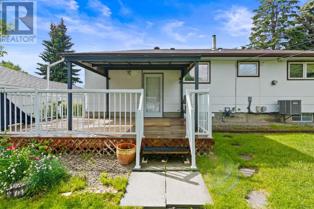 Single Family House Bungalow for Sale in  Cheltenham Road NW Collingwood Calgary 