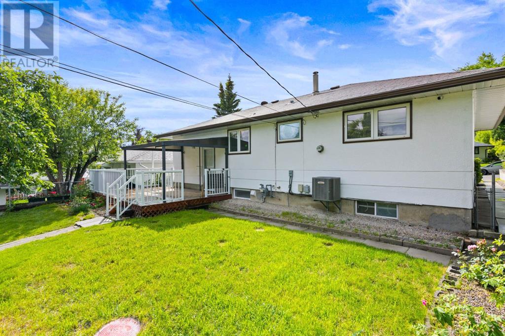 Single Family House Bungalow for Sale in  Cheltenham Road NW Collingwood Calgary 