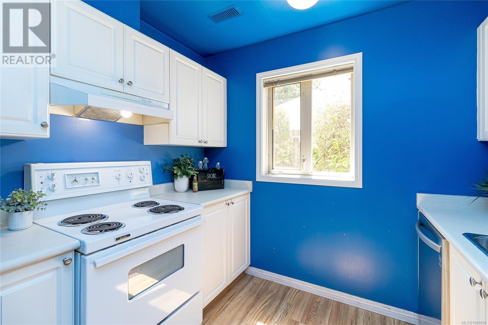 #104 3157 TILLICUM RD - Image 12