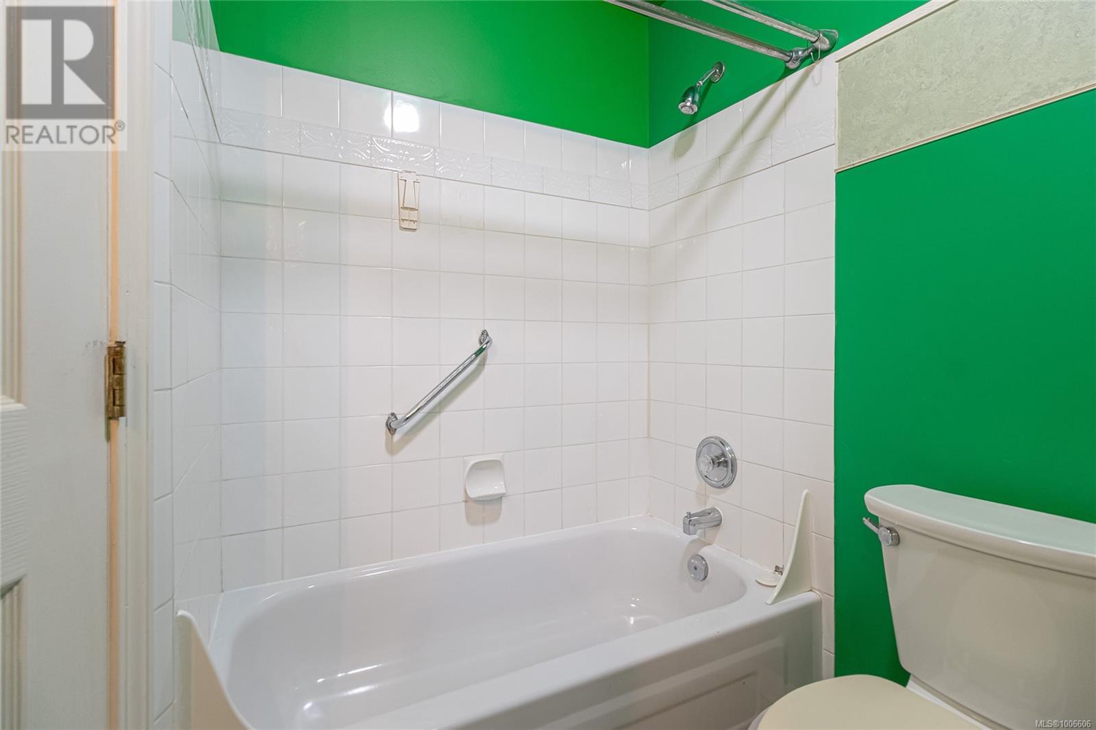 #104 3157 TILLICUM RD - Image 18