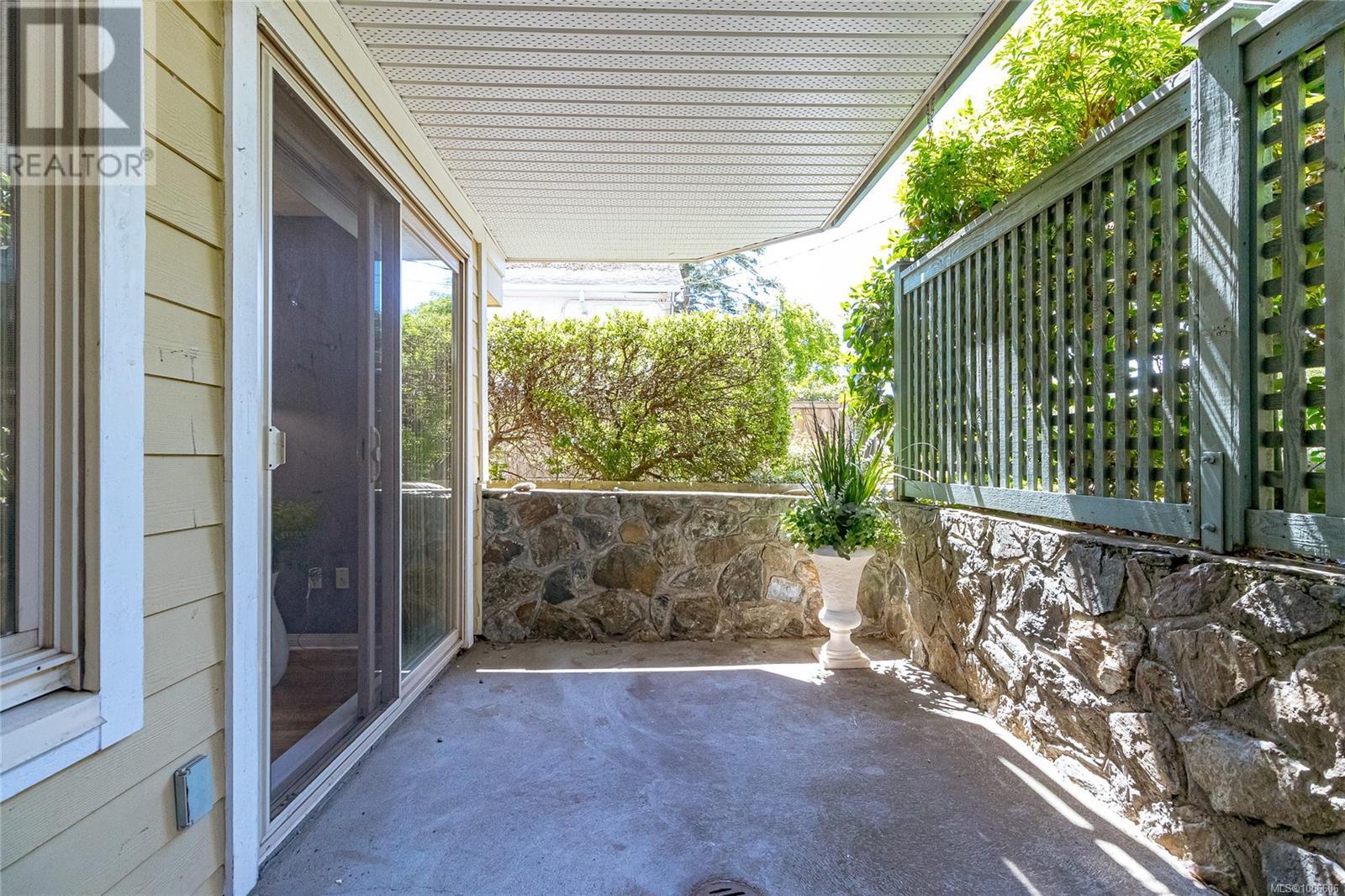 #104 3157 TILLICUM RD - Image 19