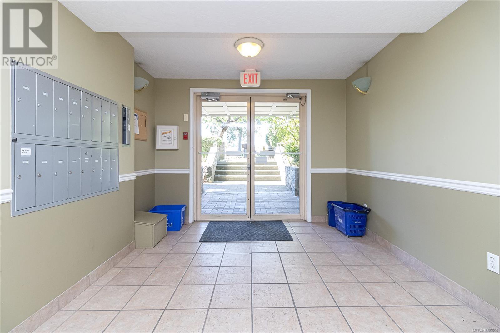 #104 3157 TILLICUM RD - Image 24