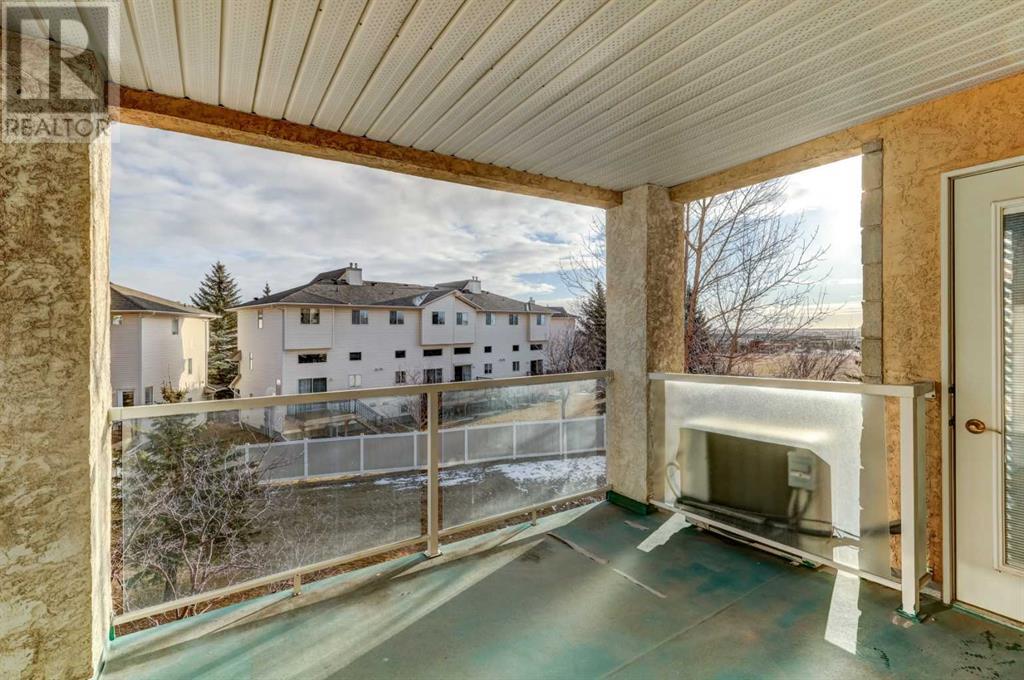 Single Family House for Sale in   Country Hills Road NW Country Hills Calgary 