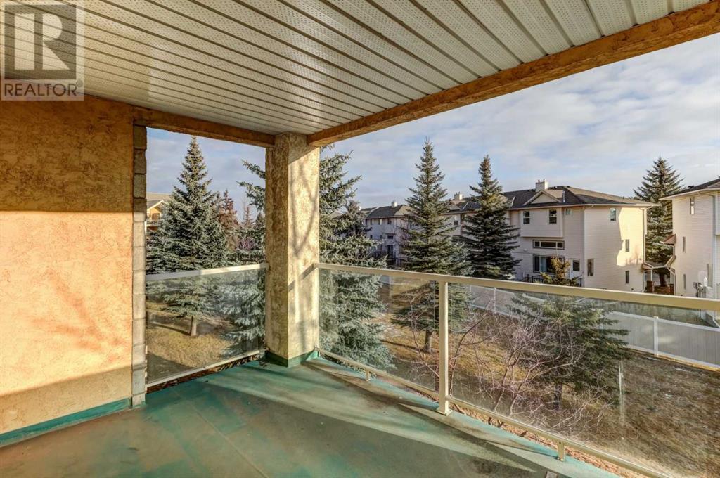 Single Family House for Sale in   Country Hills Road NW Country Hills Calgary 