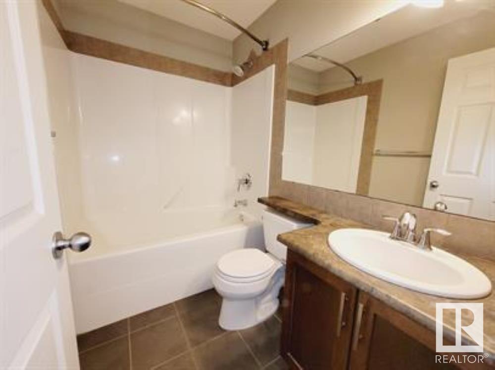 Photo 11 of 7707 Schmid Cr Nw, Edmonton AB