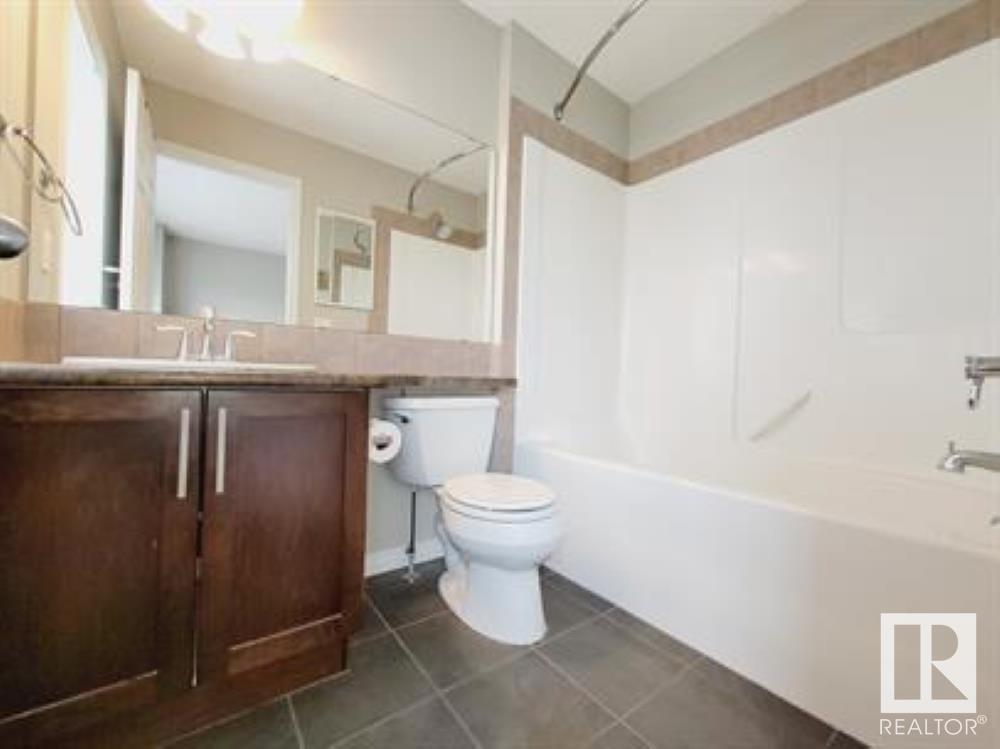 Photo 10 of 7707 Schmid Cr Nw, Edmonton AB