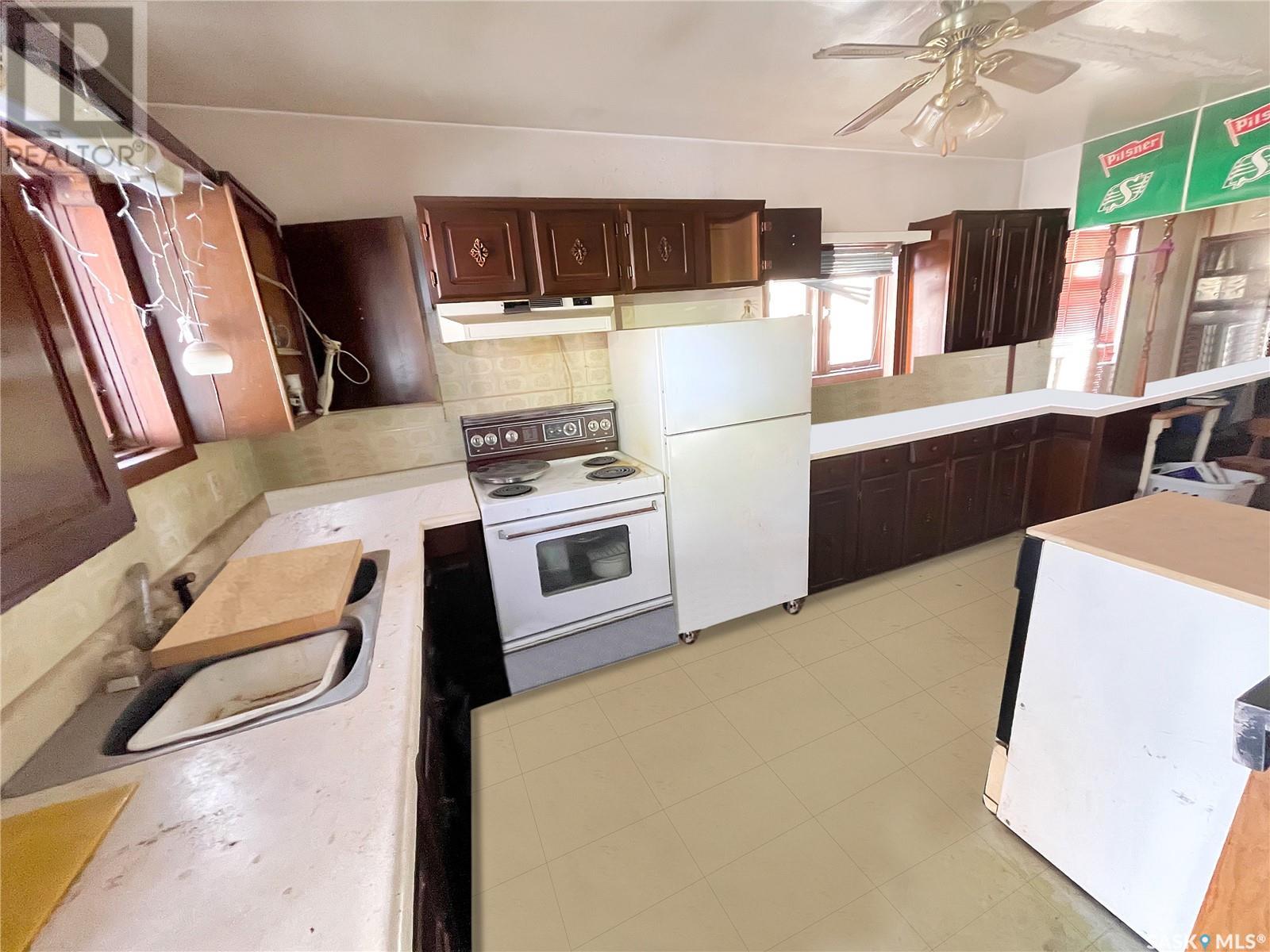 Single Family House Bungalow for Sale in  rd AVENUE NE Swift Current 