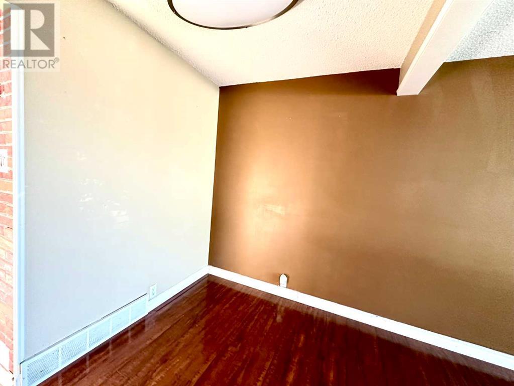 Single Family House for Sale in  Erin Mount Crescent SE Erin Woods Calgary 