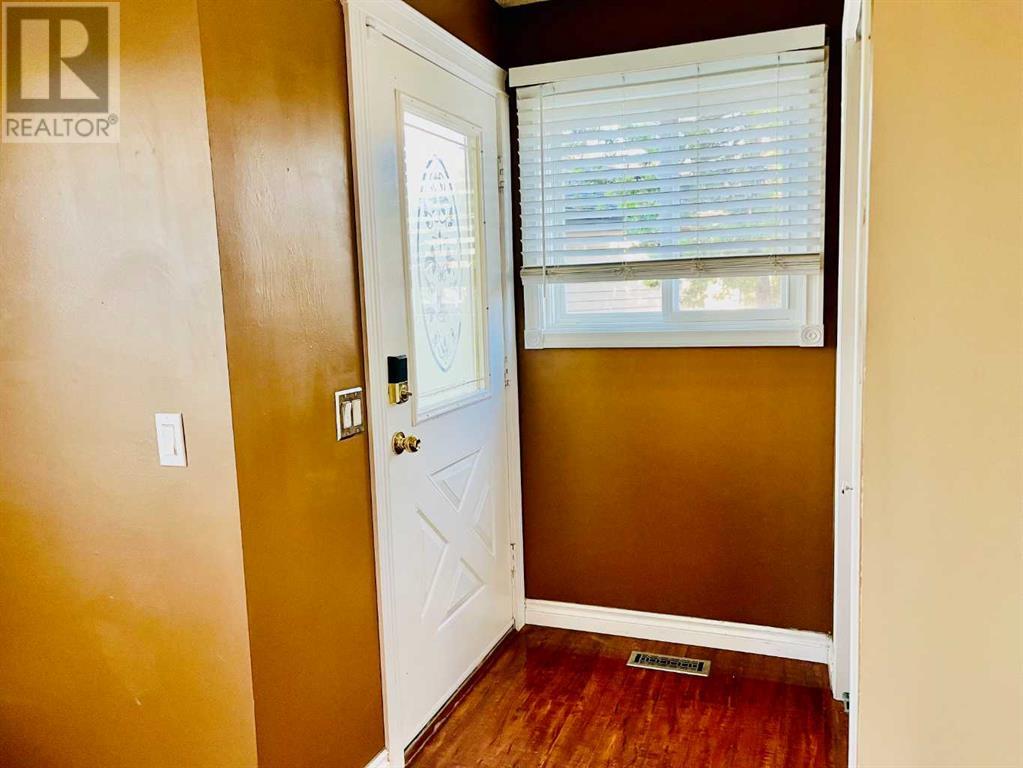 Single Family House for Sale in  Erin Mount Crescent SE Erin Woods Calgary 