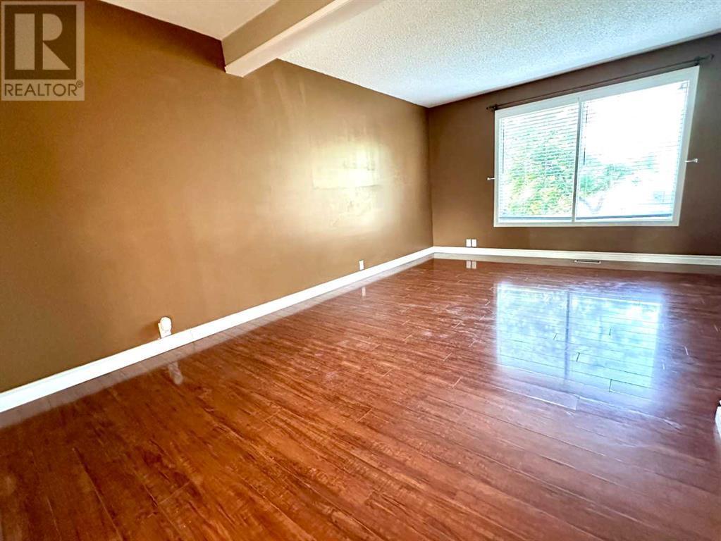 Single Family House for Sale in  Erin Mount Crescent SE Erin Woods Calgary 