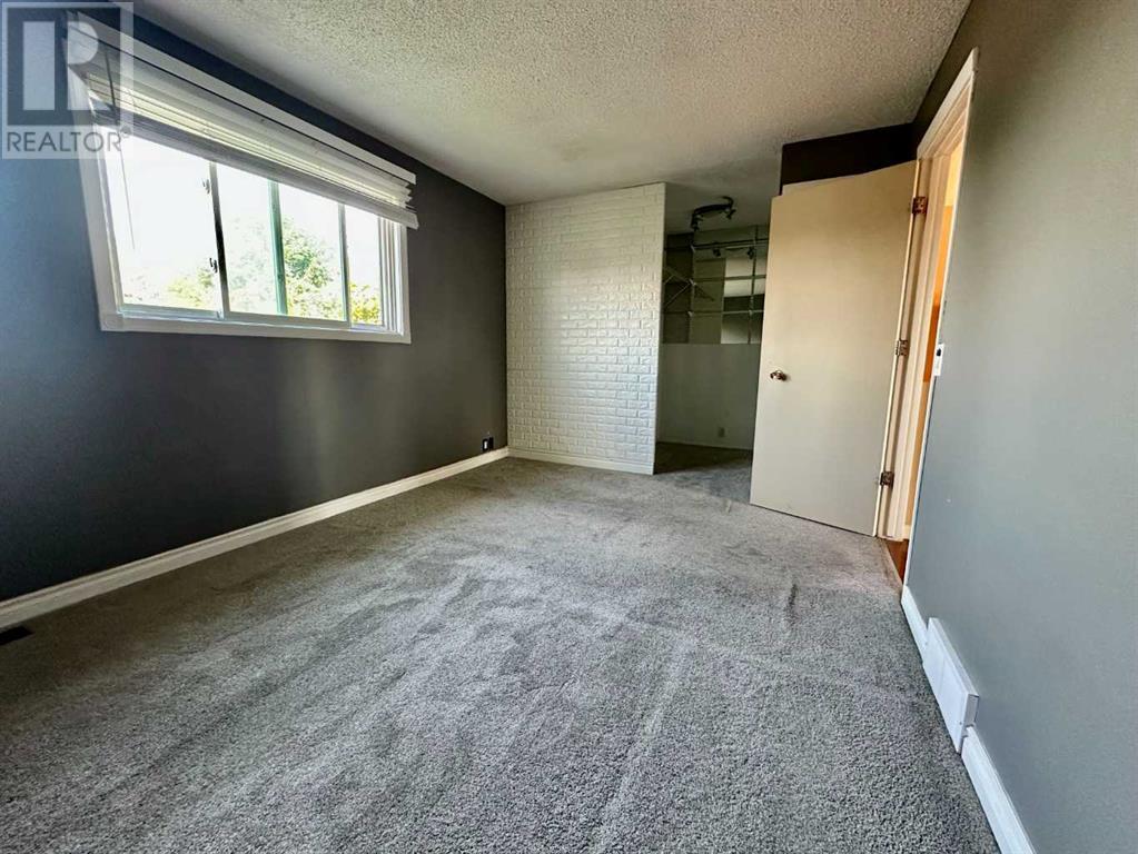Single Family House for Sale in  Erin Mount Crescent SE Erin Woods Calgary 