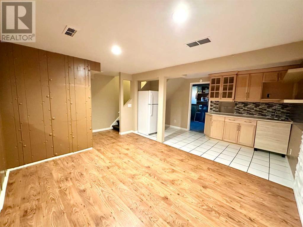 Single Family House for Sale in  Erin Mount Crescent SE Erin Woods Calgary 