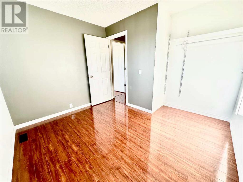 Single Family House for Sale in  Erin Mount Crescent SE Erin Woods Calgary 