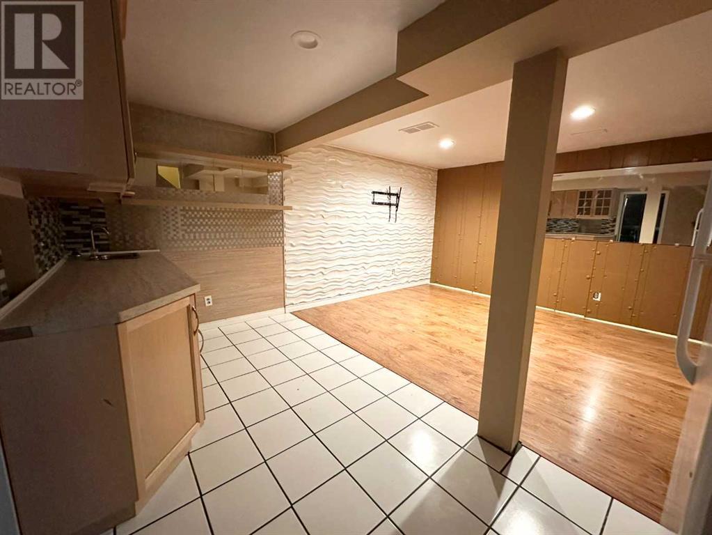 Single Family House for Sale in  Erin Mount Crescent SE Erin Woods Calgary 