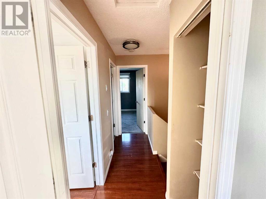 Single Family House for Sale in  Erin Mount Crescent SE Erin Woods Calgary 