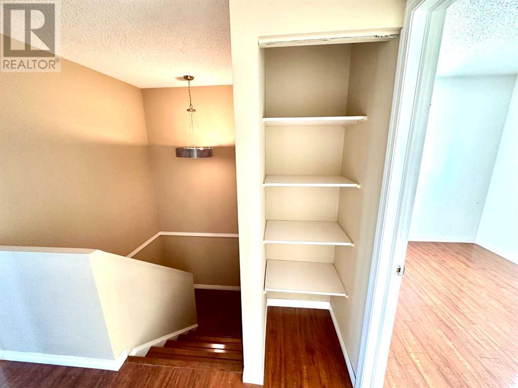 Single Family House for Sale in  Erin Mount Crescent SE Erin Woods Calgary 
