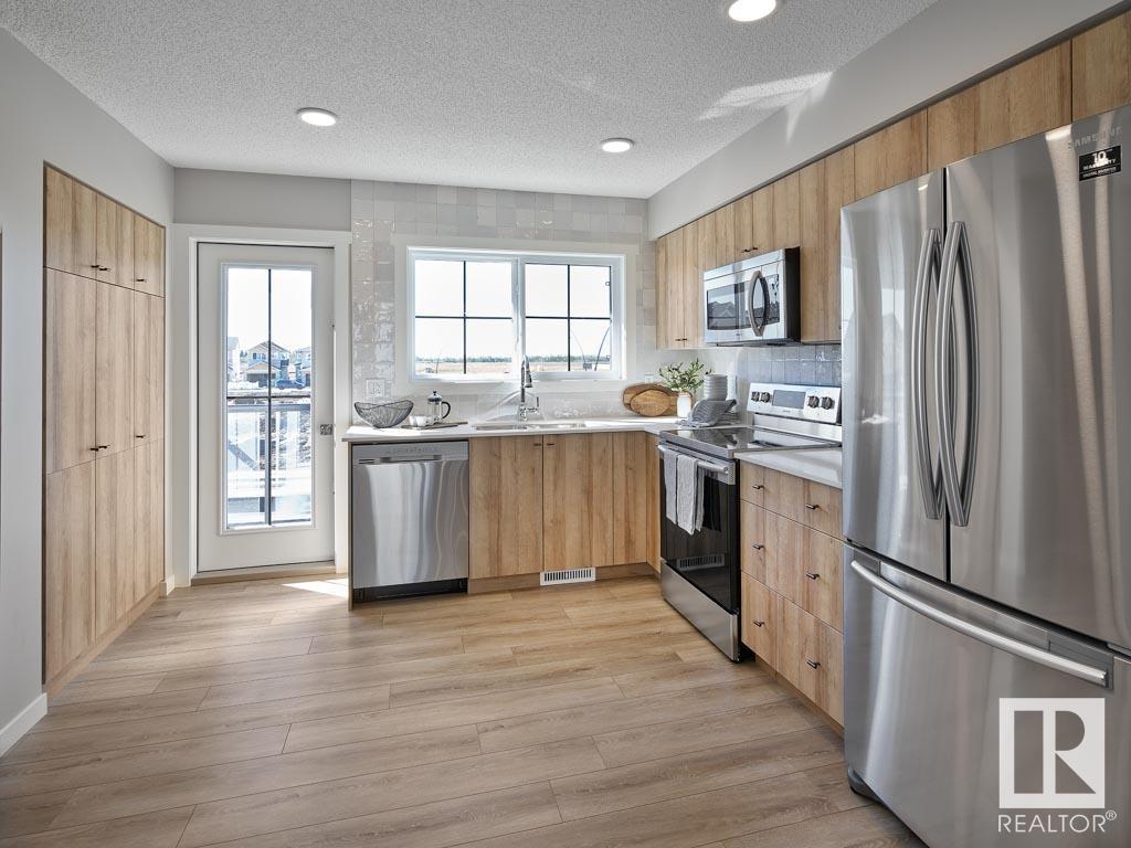 Photo 4 of 5132 Rivers Edge Wy Nw, Edmonton AB