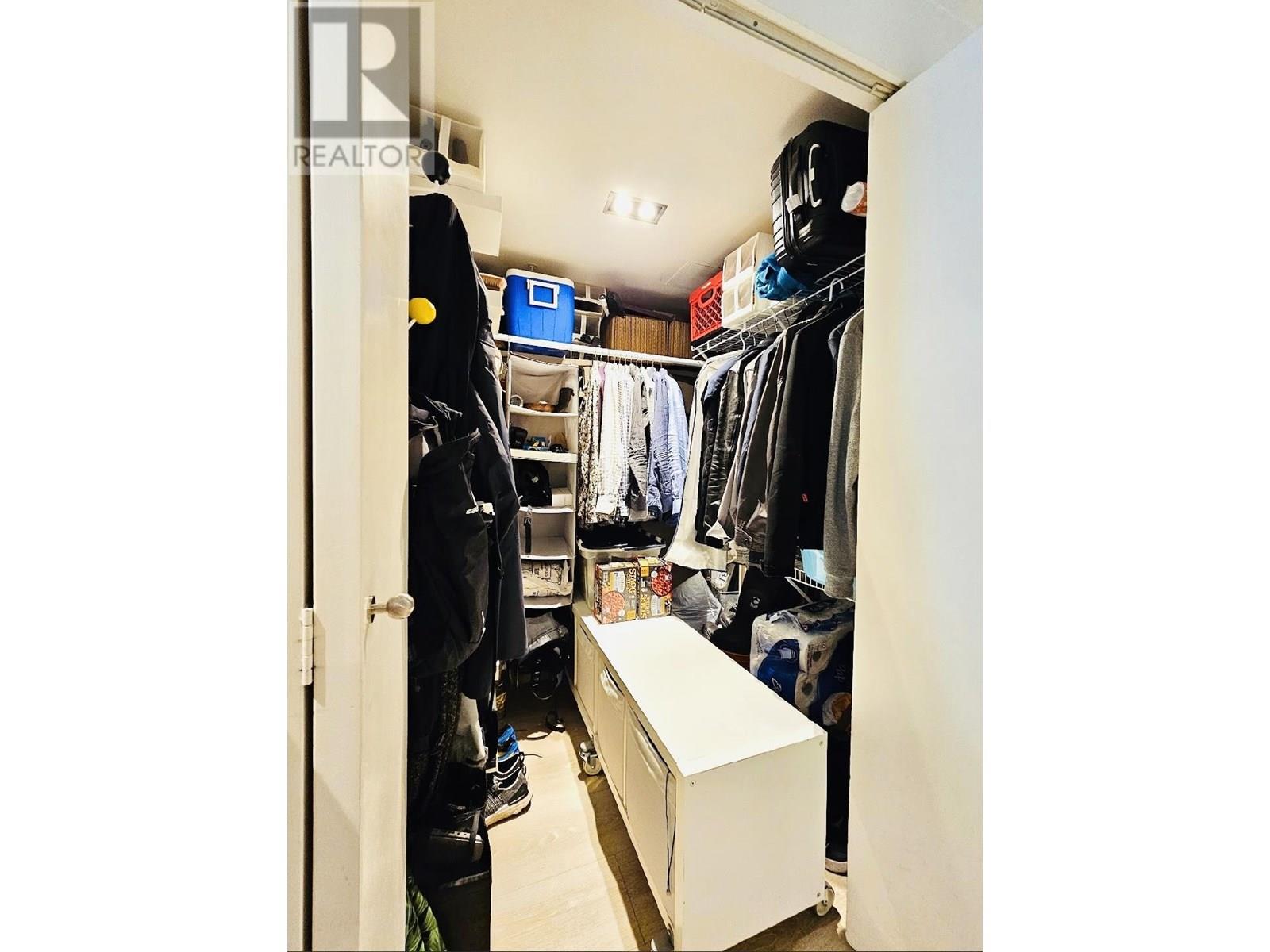 Photo 14 of 909 1331 W Georgia Street, Vancouver BC