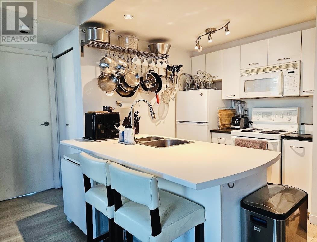 Photo 5 of 909 1331 W Georgia Street, Vancouver BC