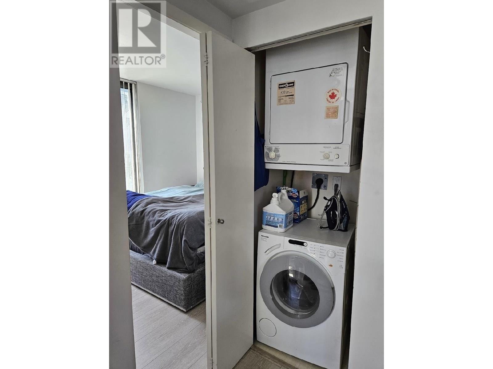 Photo 13 of 909 1331 W Georgia Street, Vancouver BC