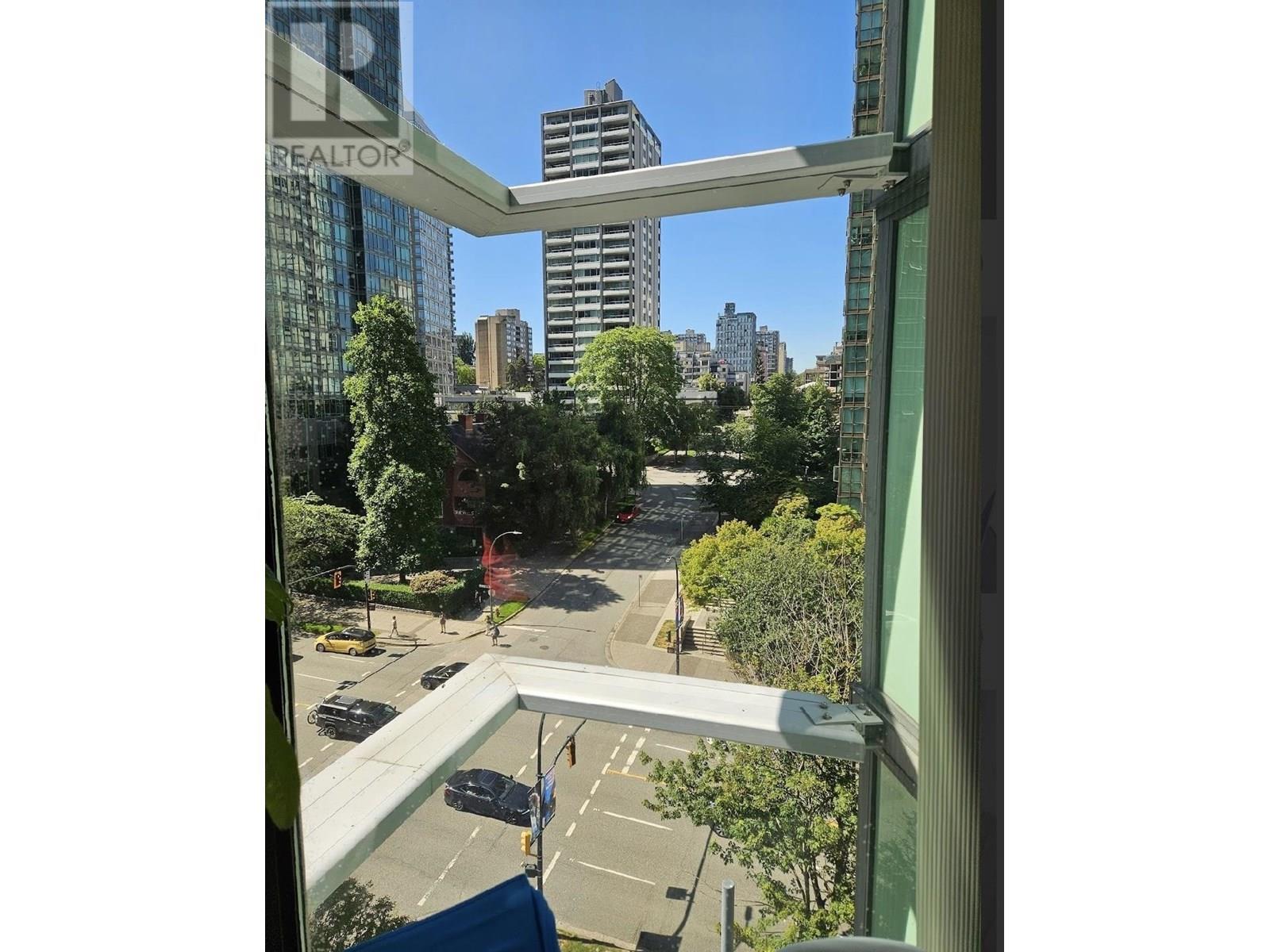 Photo 17 of 909 1331 W Georgia Street, Vancouver BC