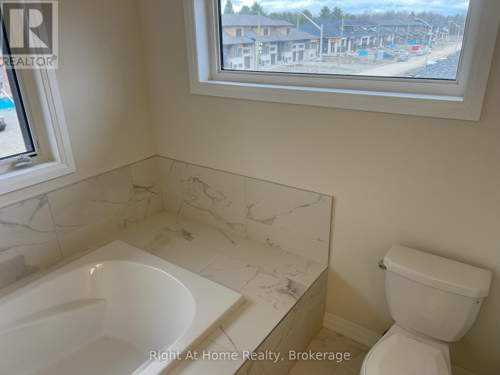 Photo 11 of 3188 Searidge Street, Severn ON