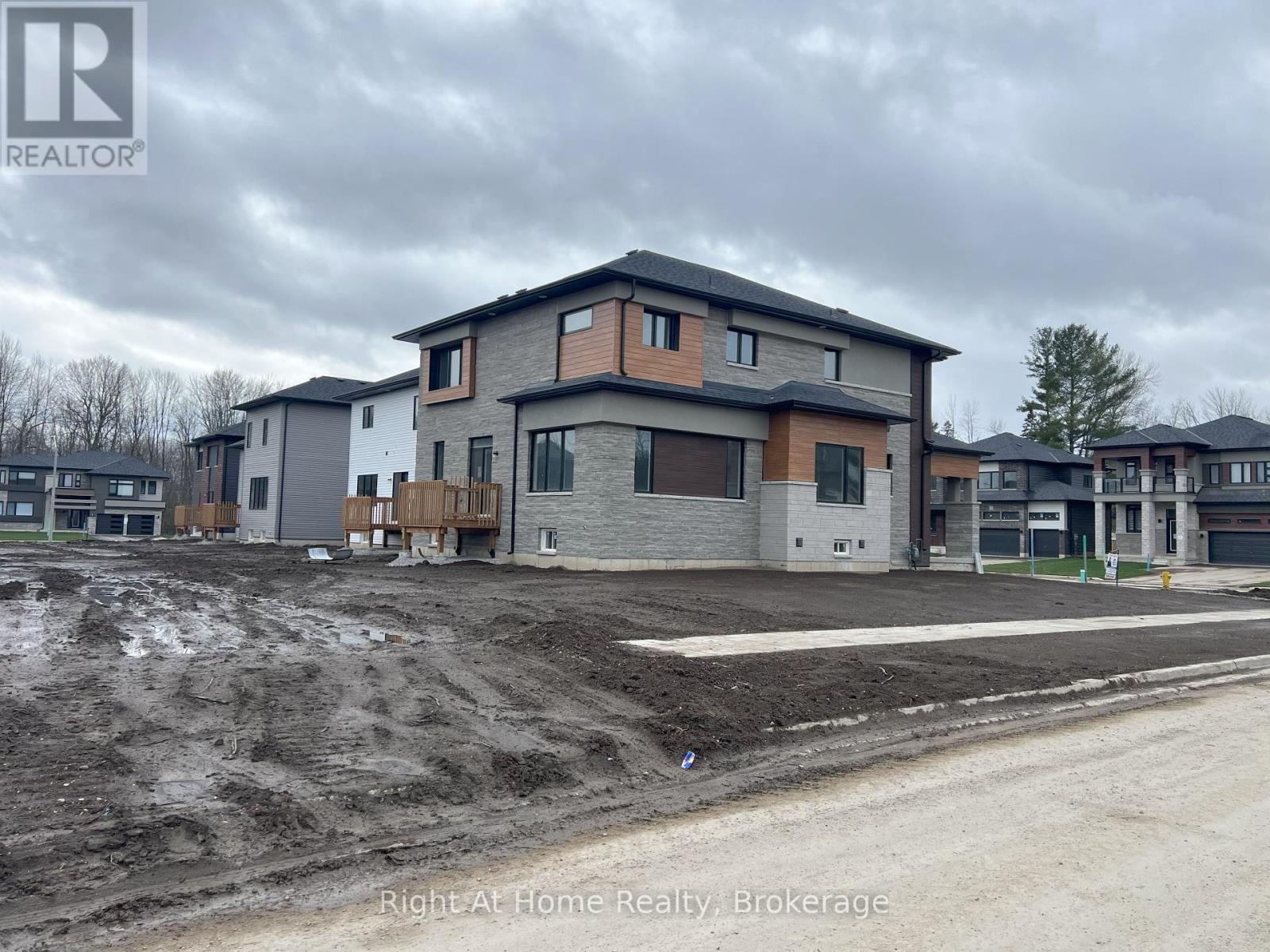 Photo 7 of 3188 Searidge Street, Severn ON