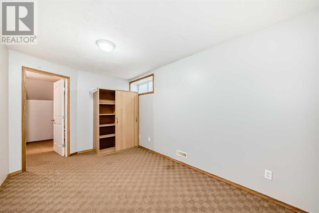 Single Family House 4 Level for Sale in  Taradale Drive NE Taradale Calgary 