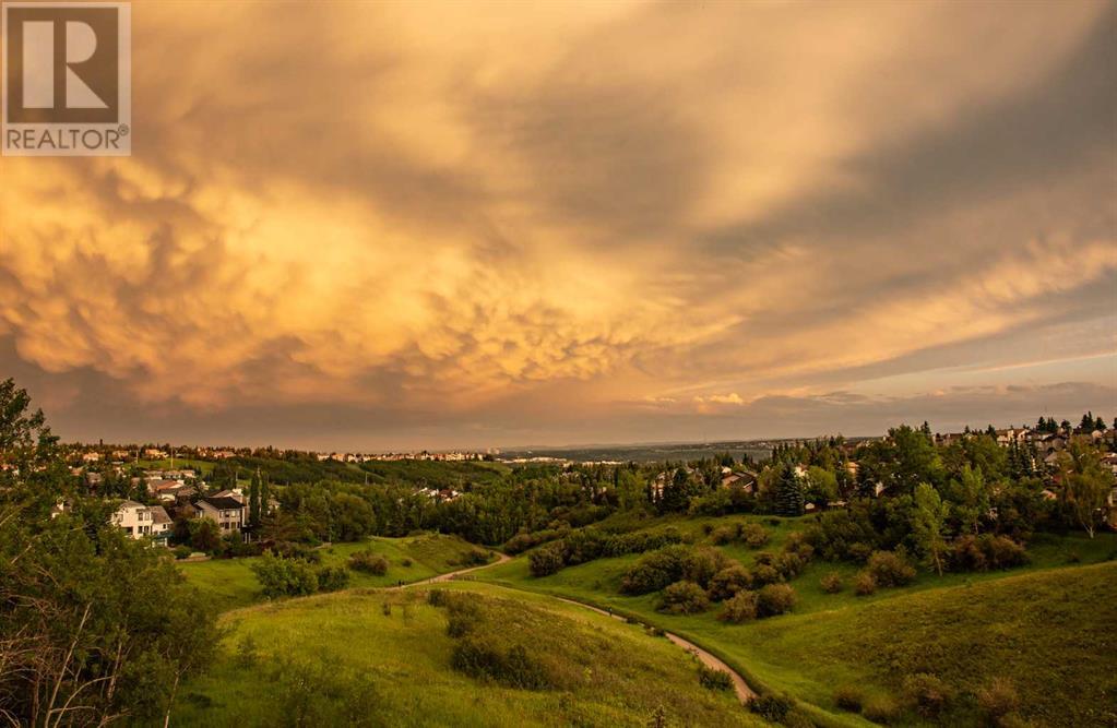 Single Family House for Sale in  Edgepark Rise NW Edgemont Calgary 