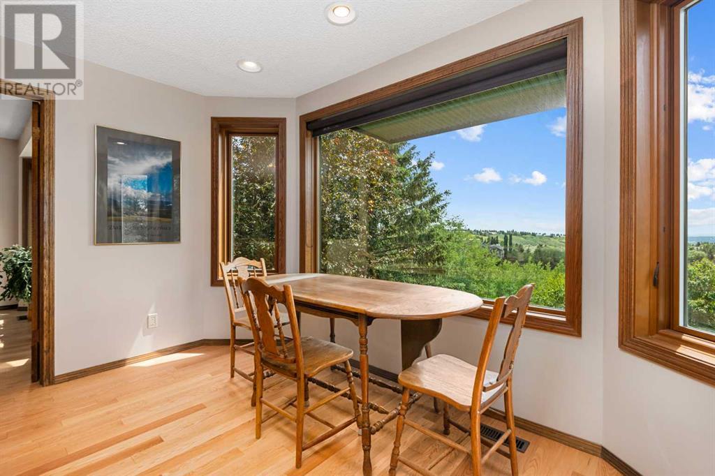 Single Family House for Sale in  Edgepark Rise NW Edgemont Calgary 